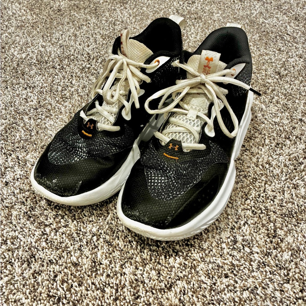 Under Armour Flow Volleyball Shoes Black and White Womens 10